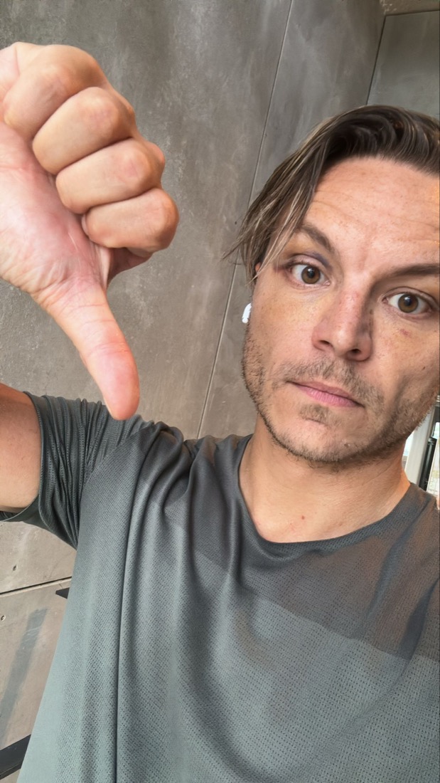 Peter met zijn duim omlaag, vlak voor de uitvoering van het verdrag